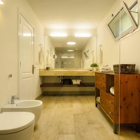La Retreat * Тиас